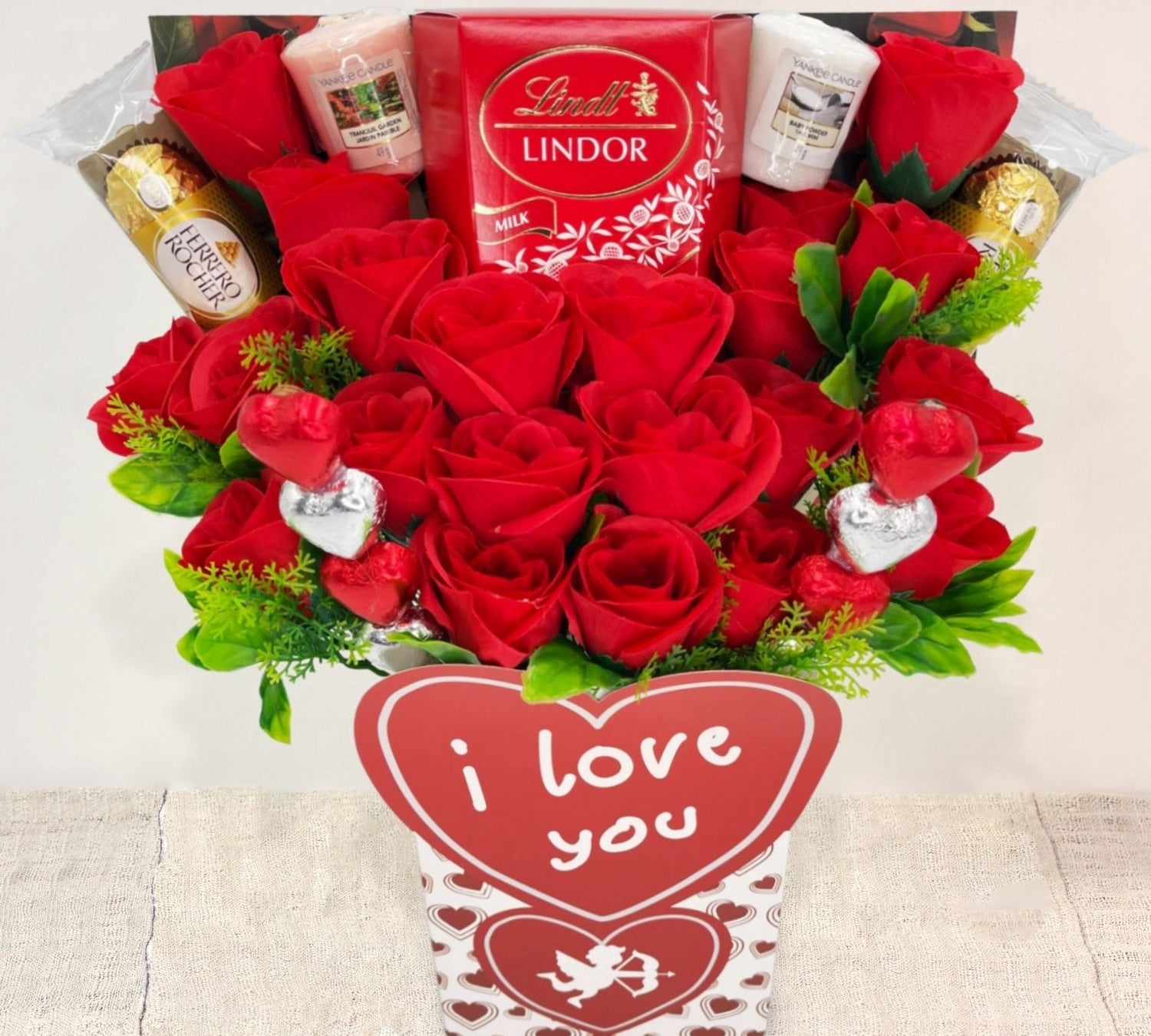 valentines chocolate bouquet with yankee candles - sedol gifts (2)